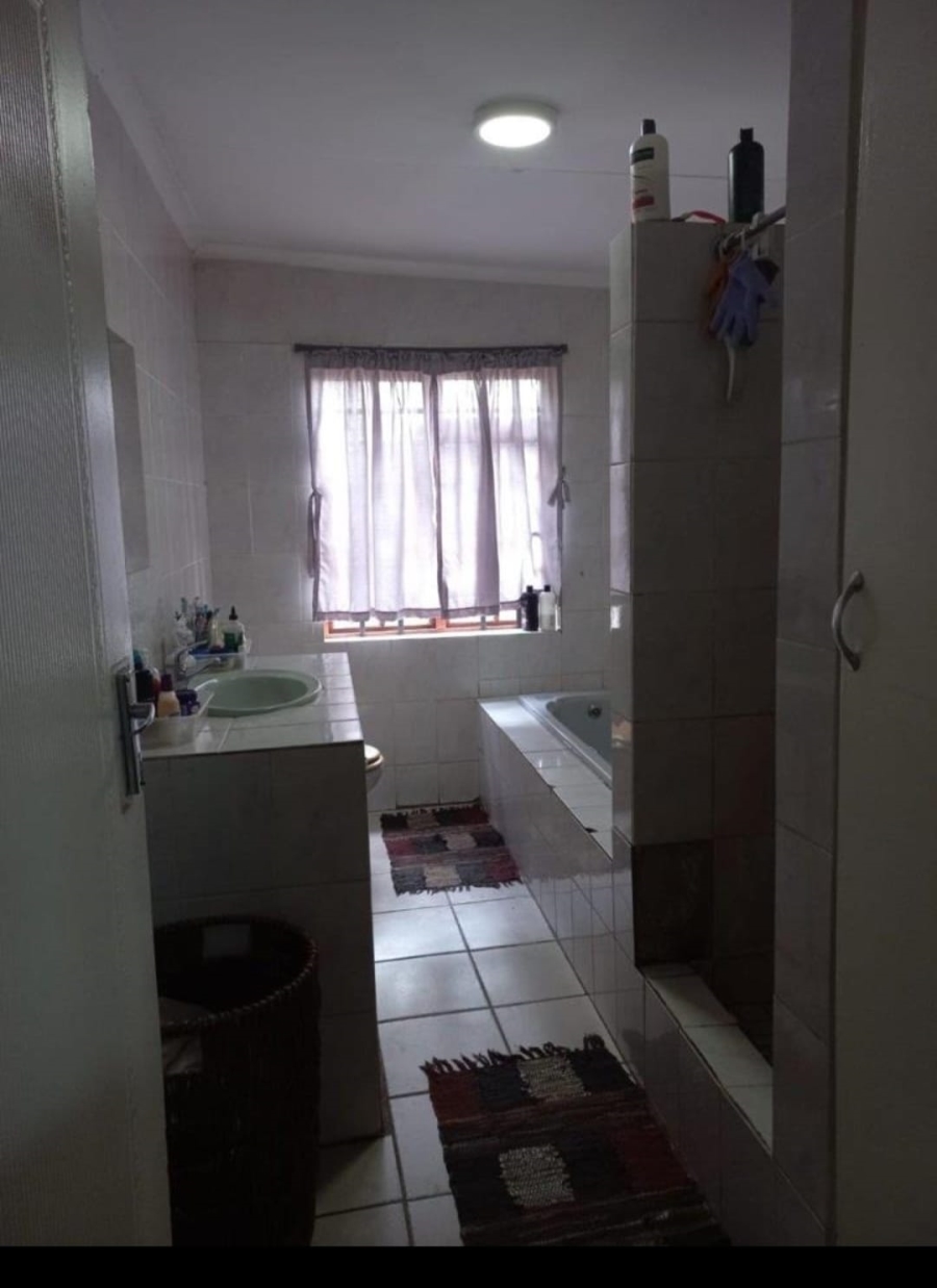 4 Bedroom Property for Sale in Lusthof Gauteng