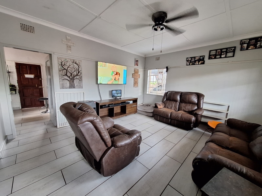 3 Bedroom Property for Sale in Wentworth Park Gauteng