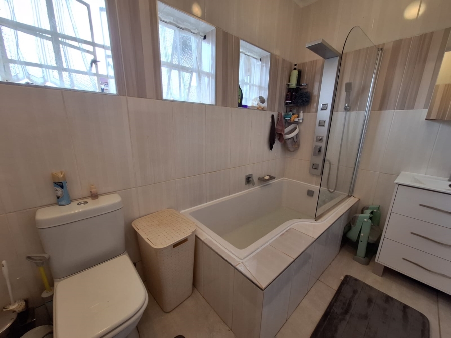 3 Bedroom Property for Sale in Wentworth Park Gauteng