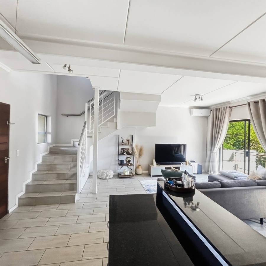 2 Bedroom Property for Sale in Sunninghill Gauteng