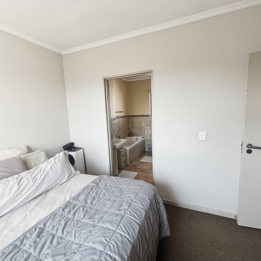 2 Bedroom Property for Sale in Sunninghill Gauteng