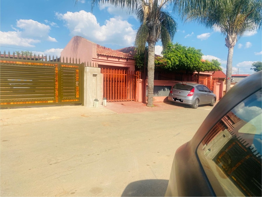 4 Bedroom Property for Sale in Mamelodi Gauteng