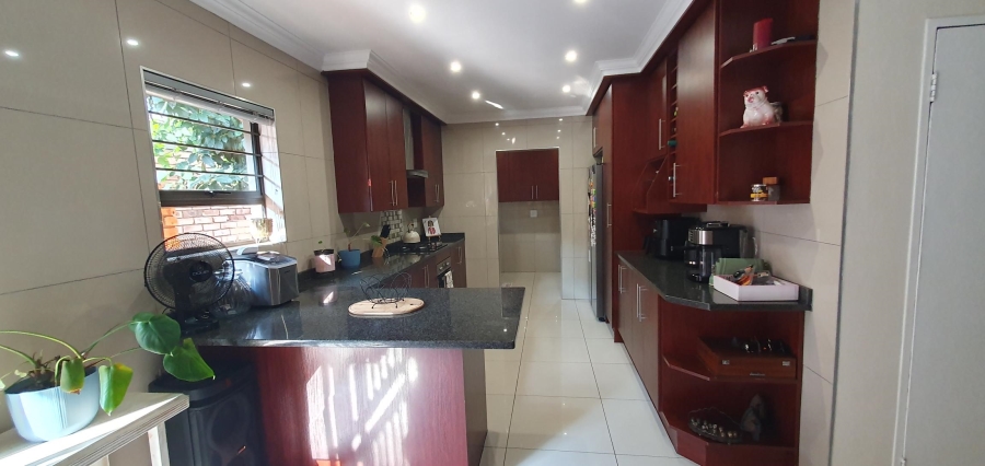 To Let 3 Bedroom Property for Rent in New Redruth Gauteng