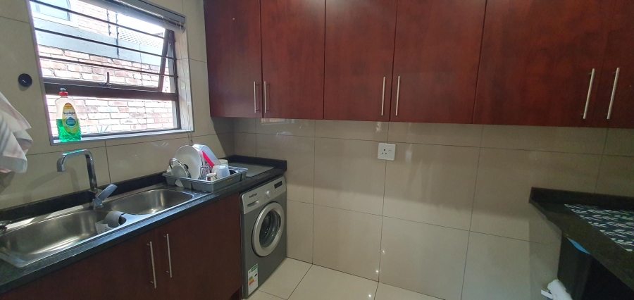 To Let 3 Bedroom Property for Rent in New Redruth Gauteng
