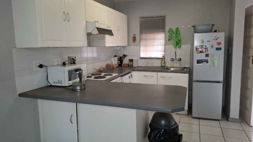 1 Bedroom Property for Sale in Brackendowns Gauteng