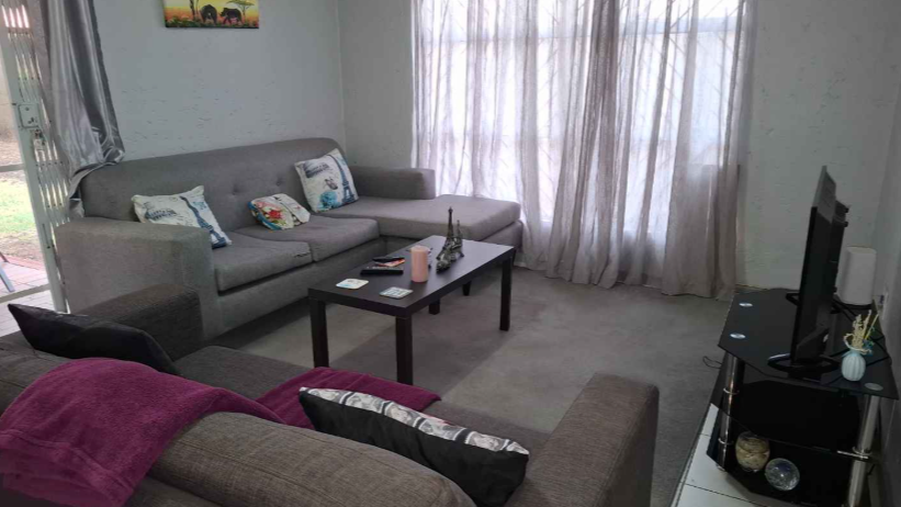 1 Bedroom Property for Sale in Brackendowns Gauteng