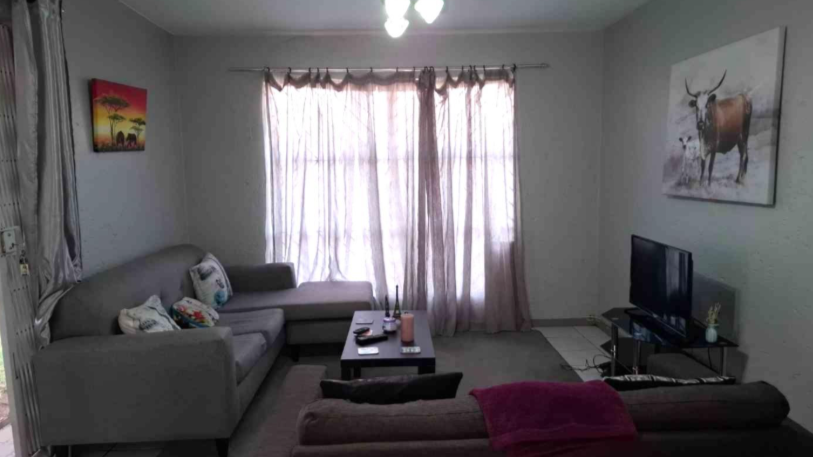 1 Bedroom Property for Sale in Brackendowns Gauteng