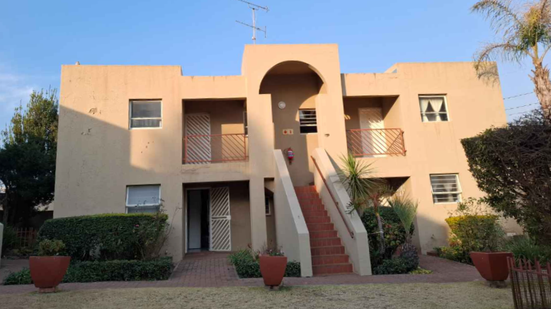 1 Bedroom Property for Sale in Brackendowns Gauteng