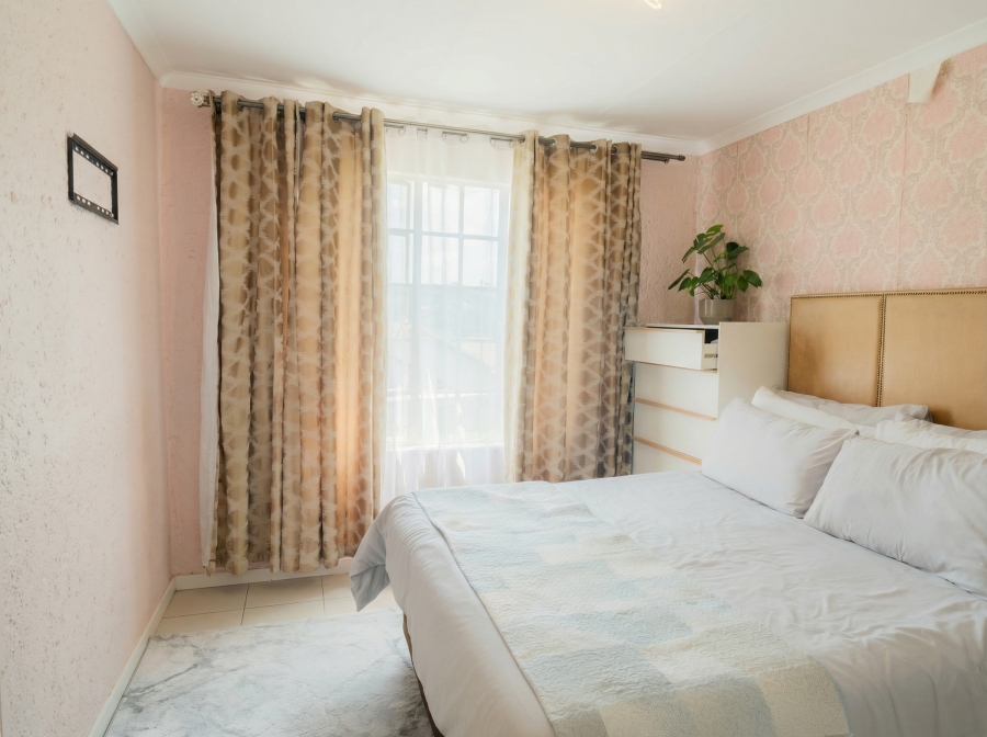 3 Bedroom Property for Sale in Bassonia Rock Gauteng