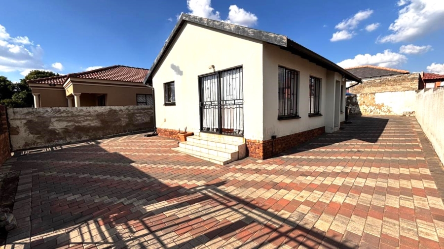2 Bedroom Property for Sale in Birch Acres Gauteng