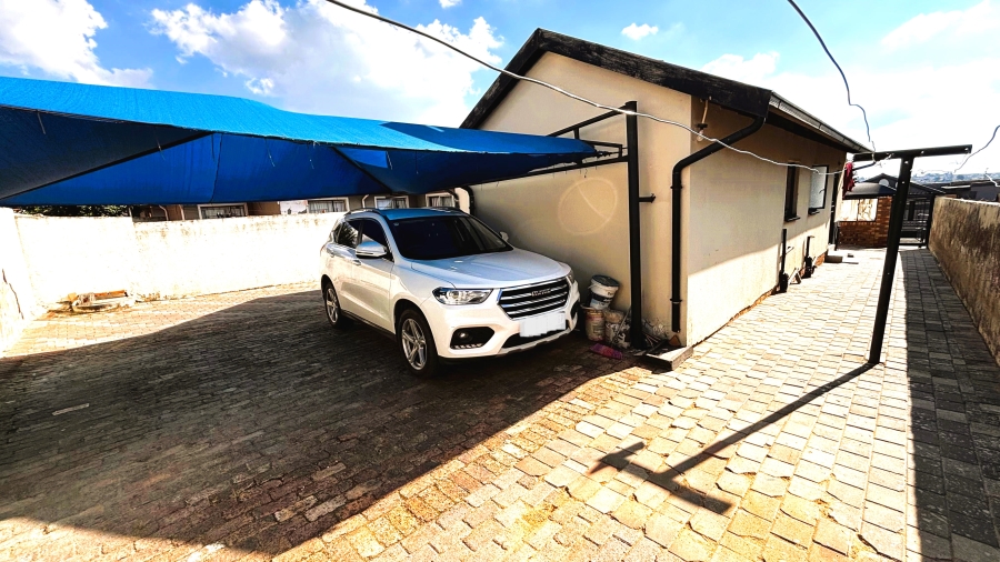 2 Bedroom Property for Sale in Birch Acres Gauteng