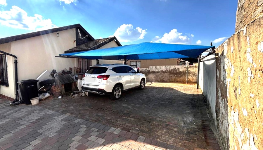 2 Bedroom Property for Sale in Birch Acres Gauteng