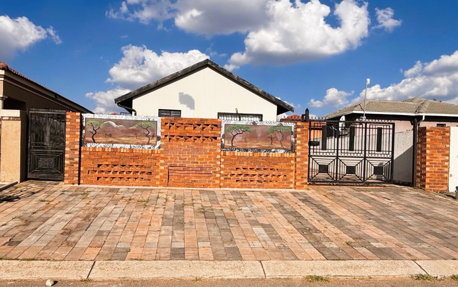 2 Bedroom Property for Sale in Birch Acres Gauteng