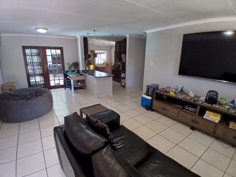 To Let 3 Bedroom Property for Rent in Moregloed Gauteng