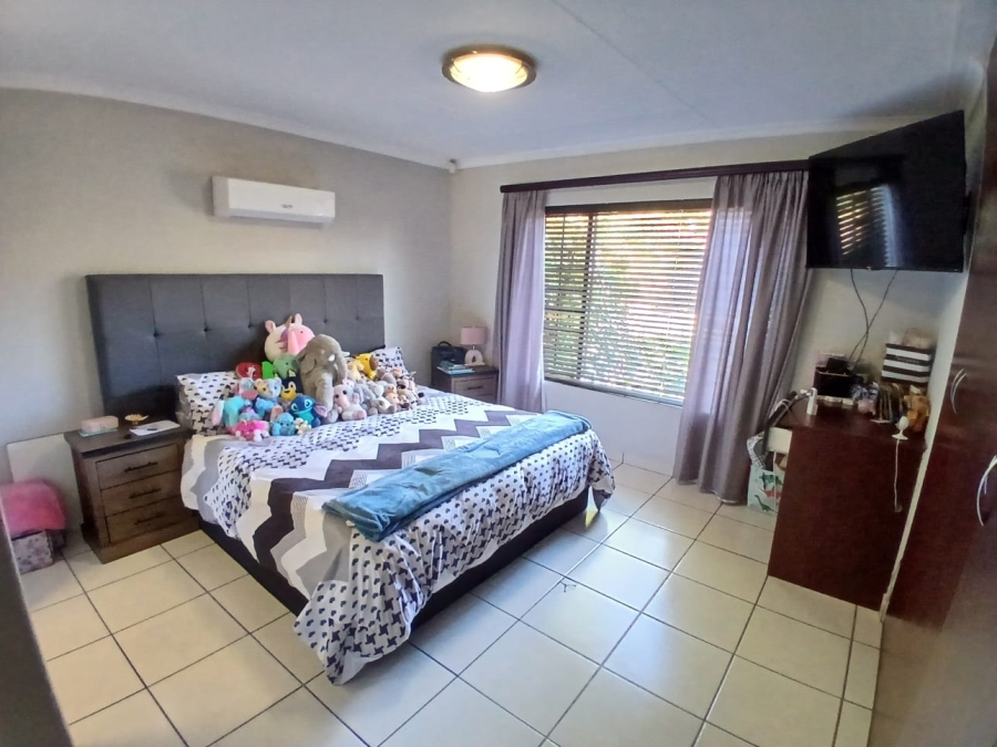 To Let 3 Bedroom Property for Rent in Moregloed Gauteng