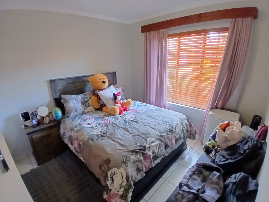 To Let 3 Bedroom Property for Rent in Moregloed Gauteng