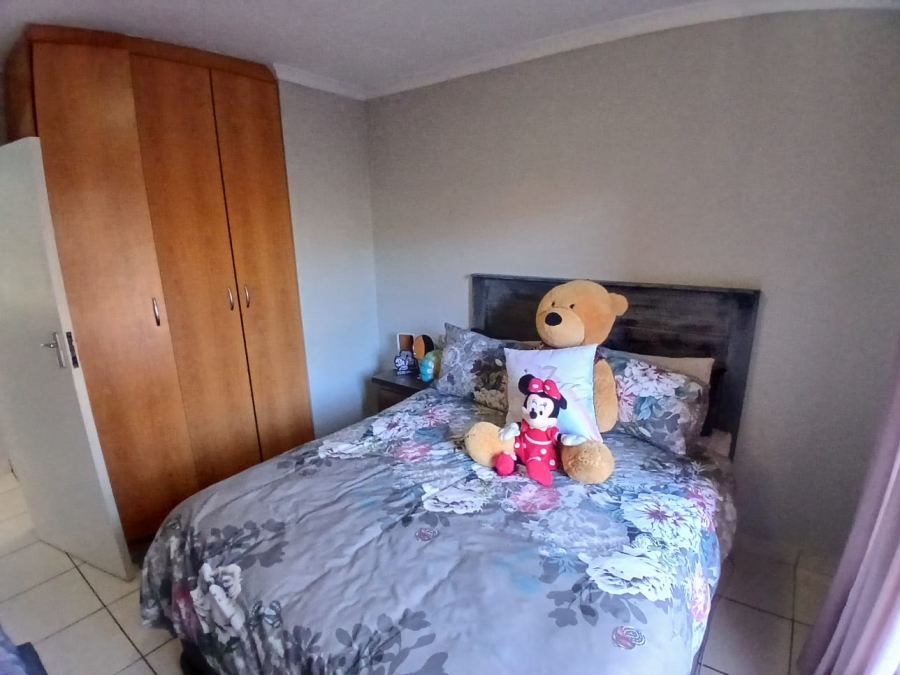 To Let 3 Bedroom Property for Rent in Moregloed Gauteng