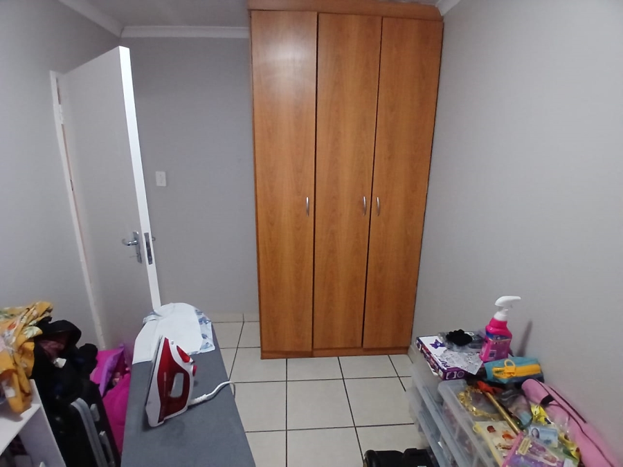 To Let 3 Bedroom Property for Rent in Moregloed Gauteng