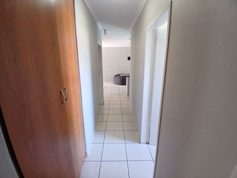 To Let 3 Bedroom Property for Rent in Moregloed Gauteng