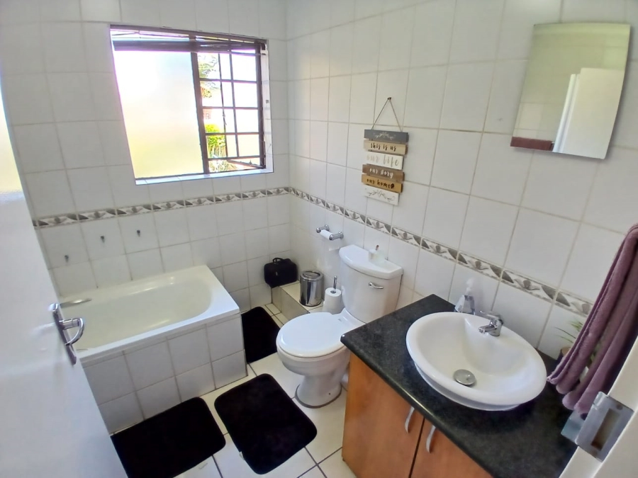 To Let 3 Bedroom Property for Rent in Moregloed Gauteng