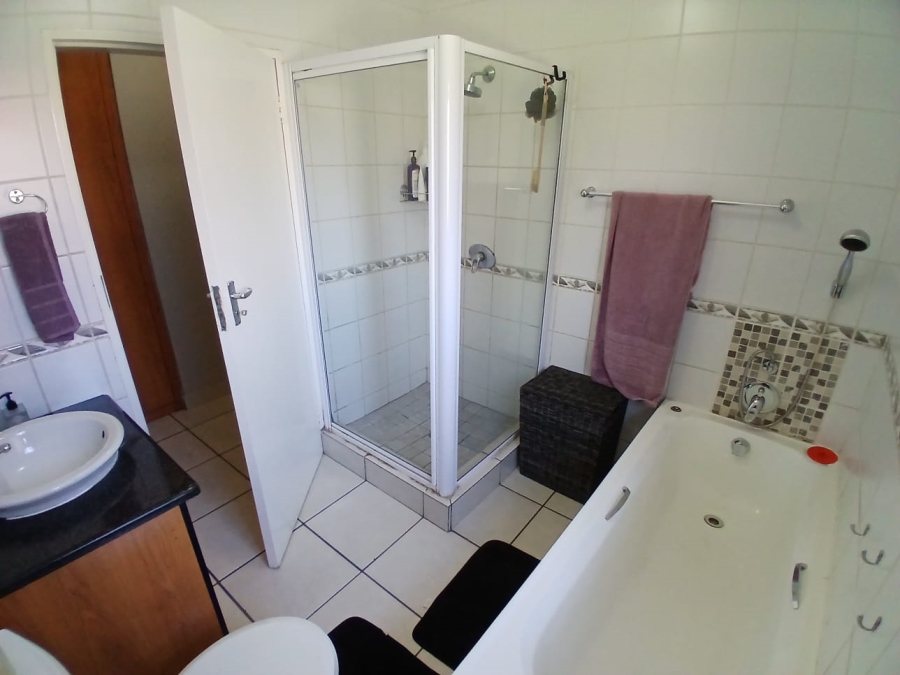 To Let 3 Bedroom Property for Rent in Moregloed Gauteng