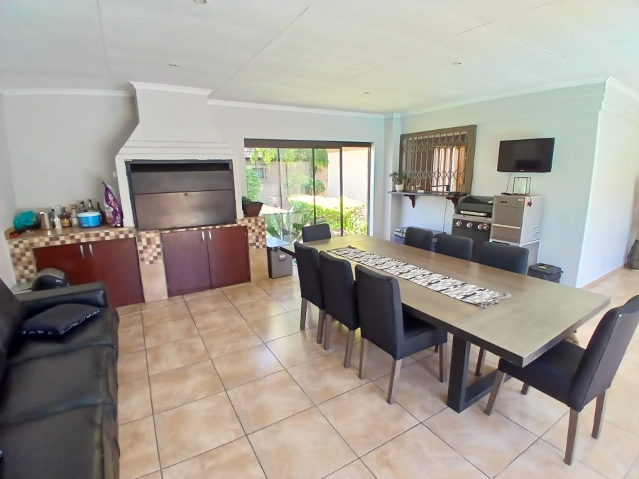 To Let 3 Bedroom Property for Rent in Moregloed Gauteng