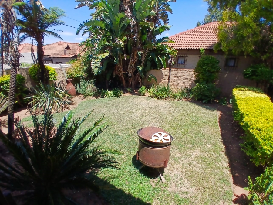 To Let 3 Bedroom Property for Rent in Moregloed Gauteng