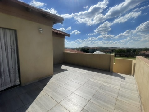 5 Bedroom Property for Sale in Blue Saddle Ranches Gauteng