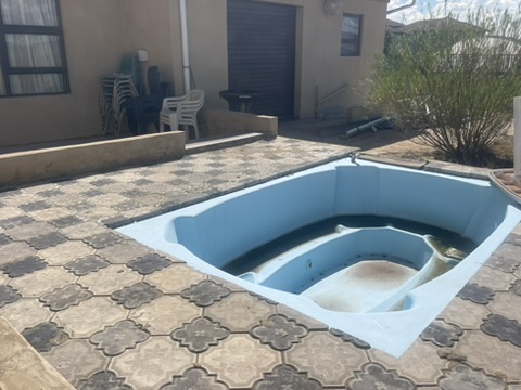 5 Bedroom Property for Sale in Blue Saddle Ranches Gauteng