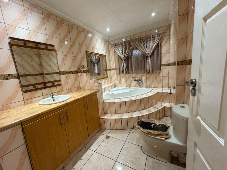 4 Bedroom Property for Sale in Delmore Park Gauteng