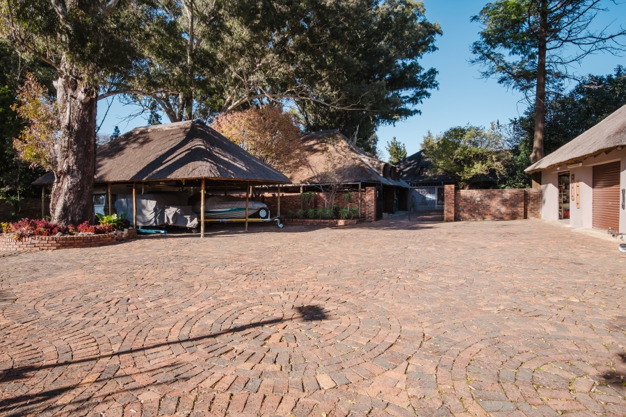 4 Bedroom Property for Sale in Golf View Gauteng