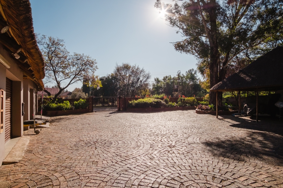 4 Bedroom Property for Sale in Golf View Gauteng