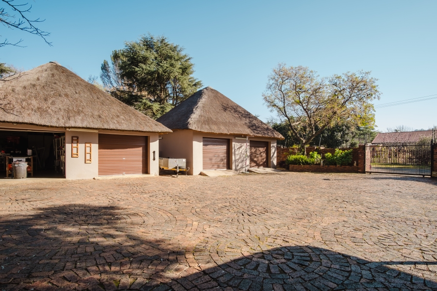 4 Bedroom Property for Sale in Golf View Gauteng