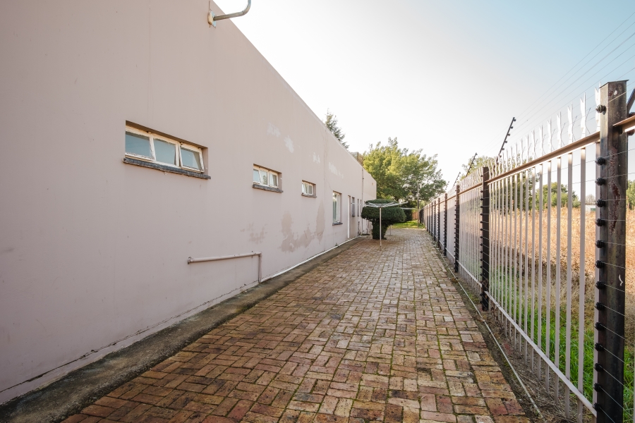 4 Bedroom Property for Sale in Golf View Gauteng