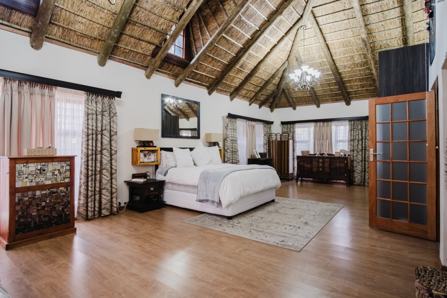 4 Bedroom Property for Sale in Golf View Gauteng