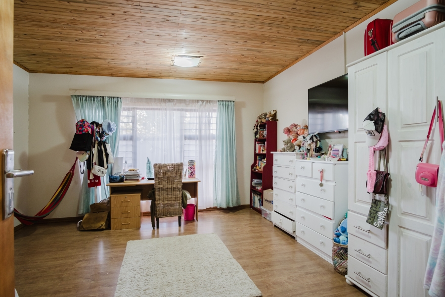 4 Bedroom Property for Sale in Golf View Gauteng