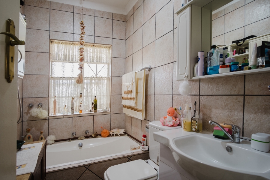 4 Bedroom Property for Sale in Golf View Gauteng