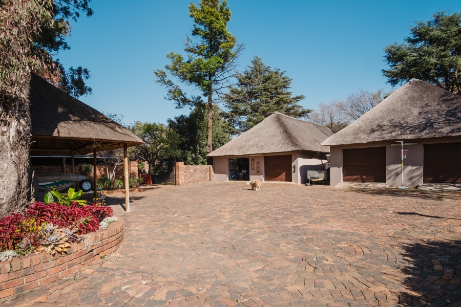 4 Bedroom Property for Sale in Golf View Gauteng