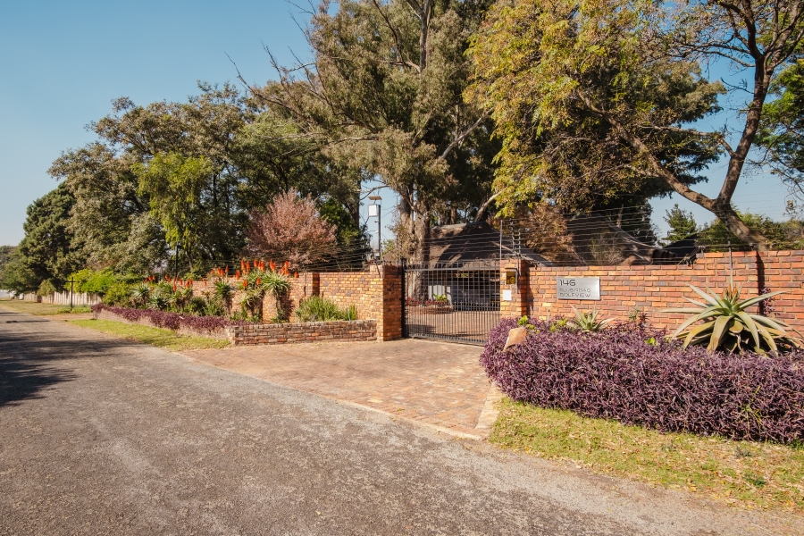 4 Bedroom Property for Sale in Golf View Gauteng