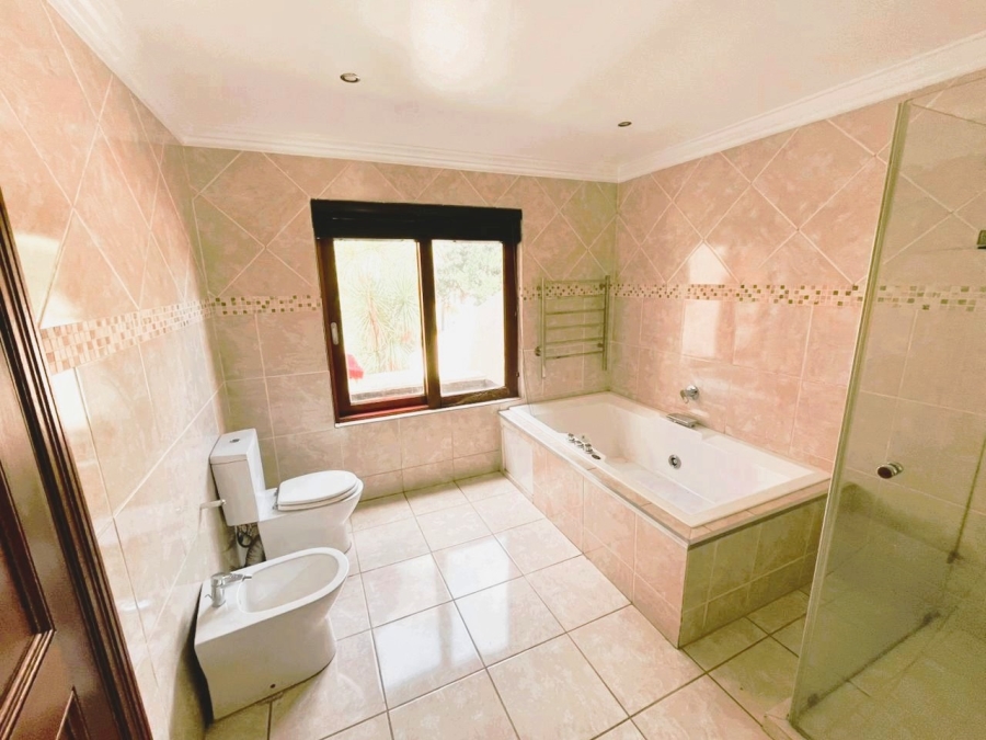 4 Bedroom Property for Sale in Bedford Gardens Gauteng