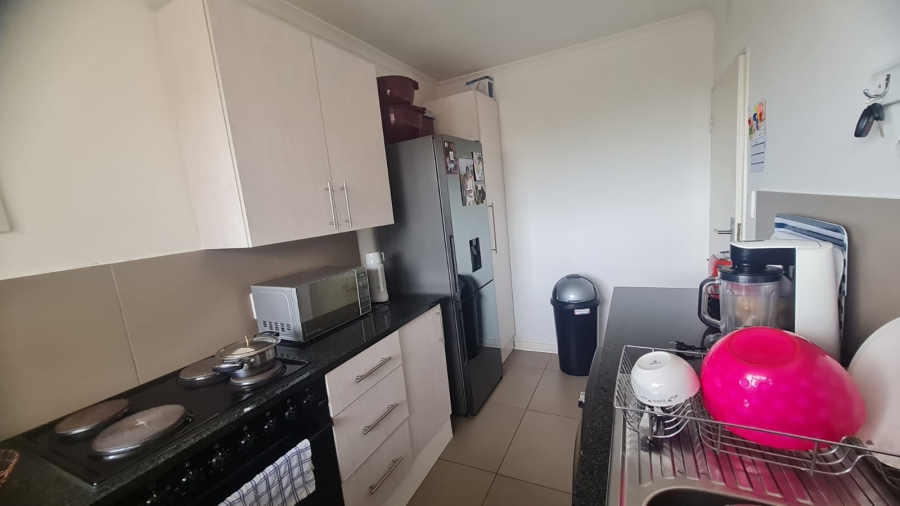 To Let 1 Bedroom Property for Rent in Edenvale Central Gauteng