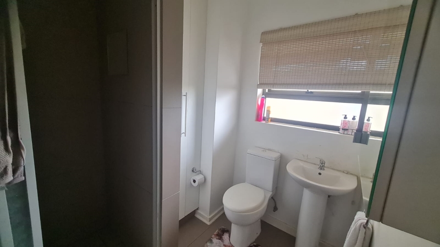 To Let 1 Bedroom Property for Rent in Edenvale Central Gauteng
