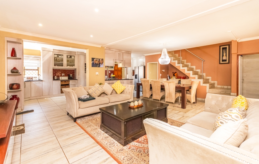 5 Bedroom Property for Sale in Cosmo City Gauteng