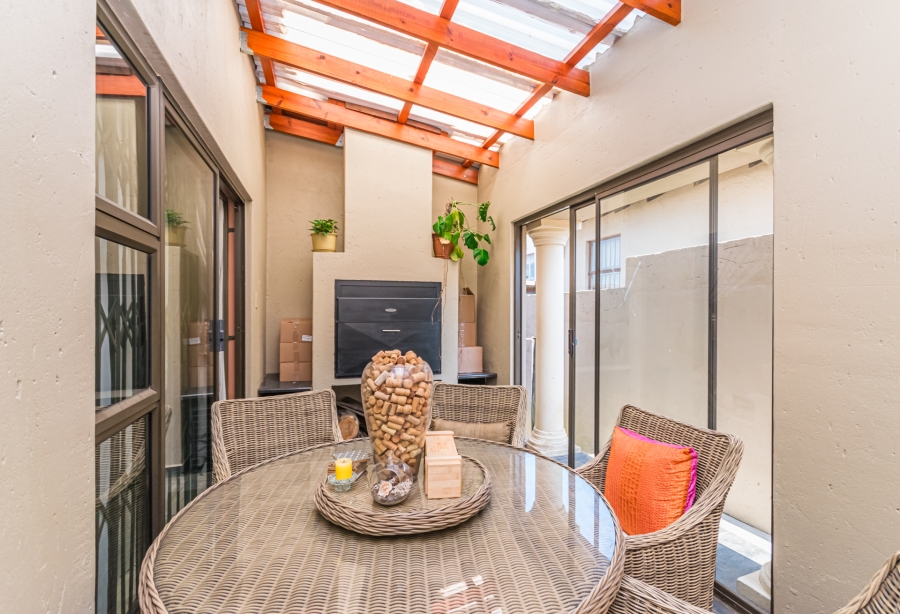 5 Bedroom Property for Sale in Cosmo City Gauteng