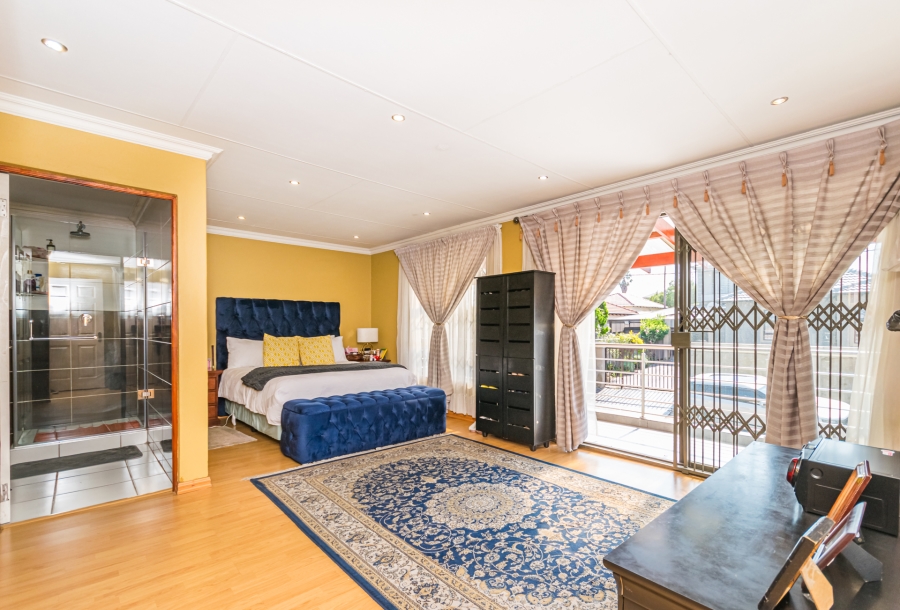 5 Bedroom Property for Sale in Cosmo City Gauteng