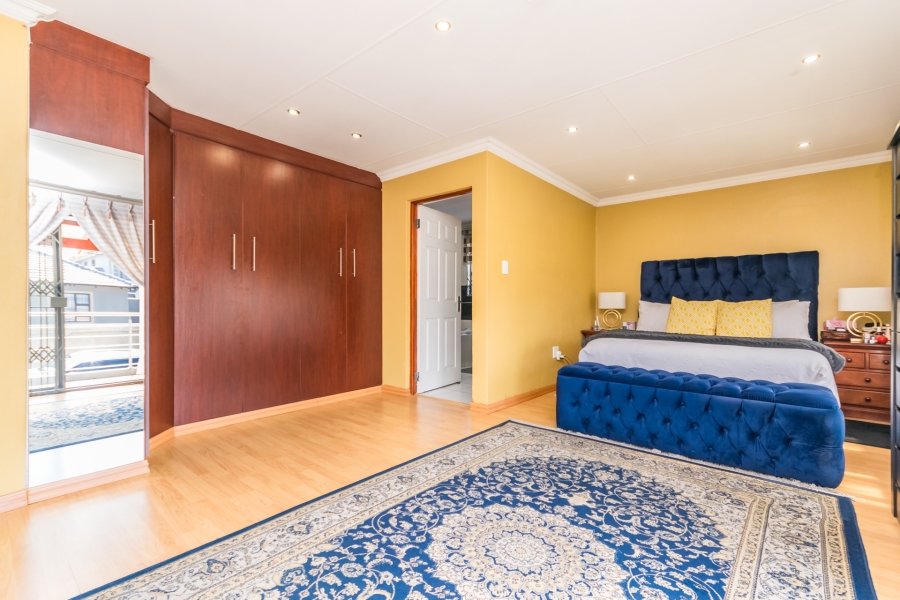 5 Bedroom Property for Sale in Cosmo City Gauteng