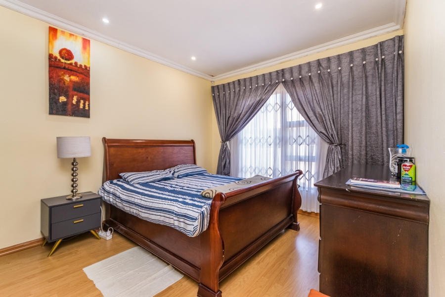 5 Bedroom Property for Sale in Cosmo City Gauteng