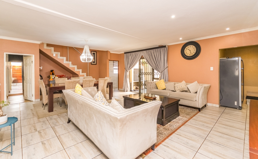 5 Bedroom Property for Sale in Cosmo City Gauteng