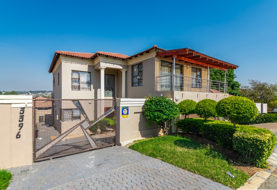 5 Bedroom Property for Sale in Cosmo City Gauteng