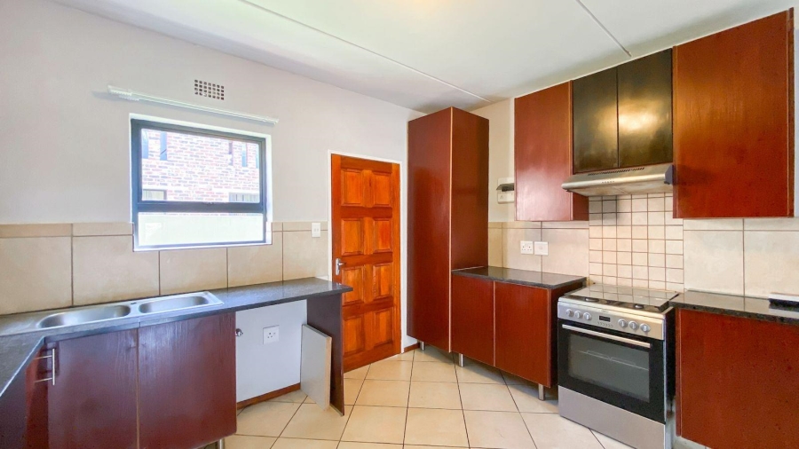 2 Bedroom Property for Sale in Albertsdal Gauteng